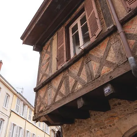 Renaissance شقة